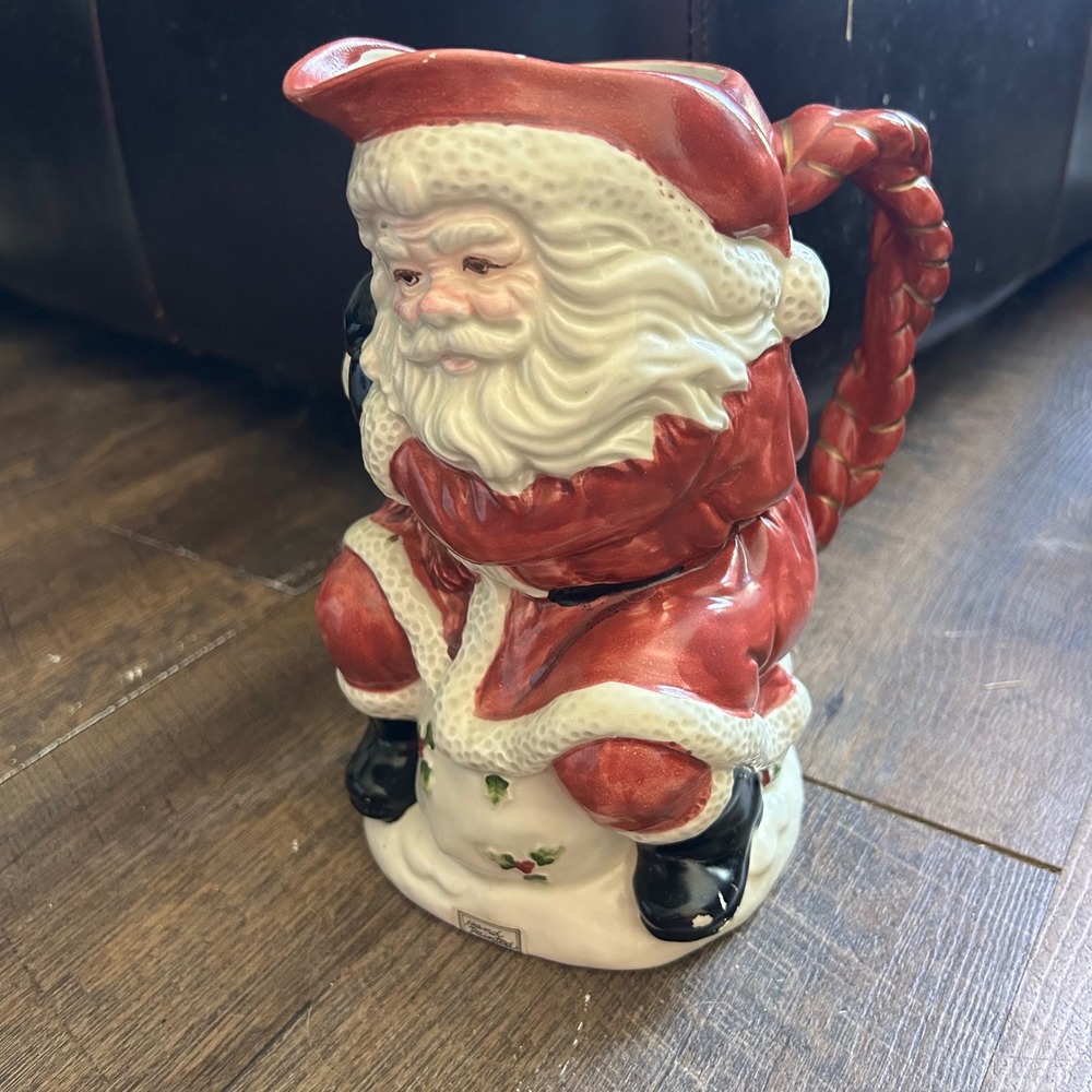 Vintage 1988 Fitz and Floyd Old World Santa Ceramic Pitcher 2QT Red Christmas‎